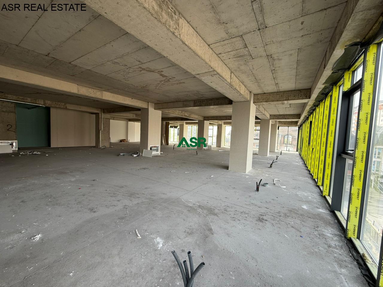 Ofrohet me QIRA lokali me sipërfaqe 518 m² ne lagjen Pejton 2