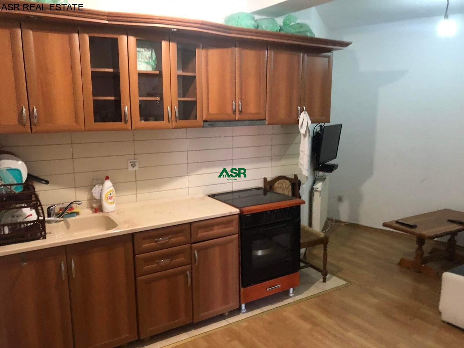 Lëshohet banesa me qira në lagjen Pejton
