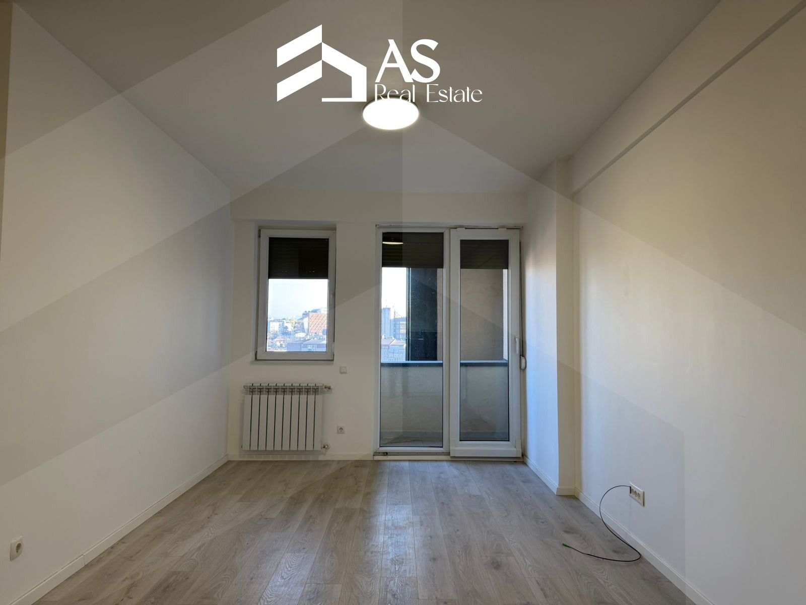Zyre 78m² me Qira në Lakrishtë