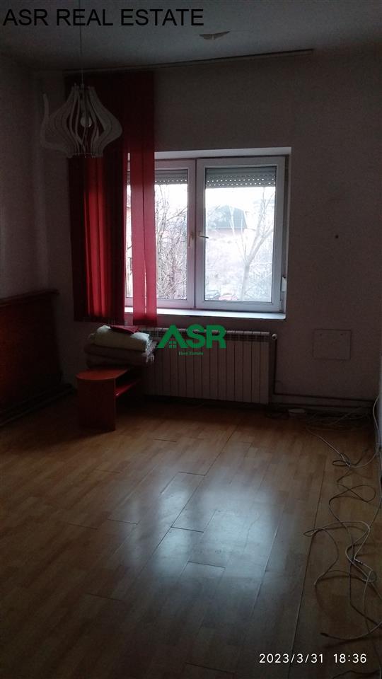 Lëshohet banesa me qira në lagjën Qender 2