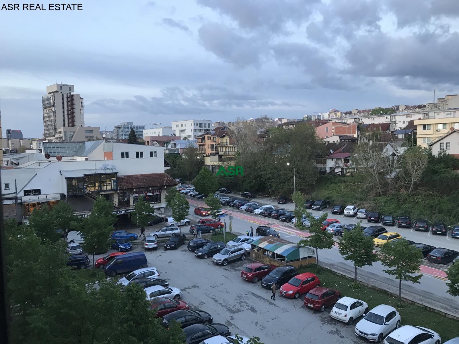 Lëshohet banesa me qira në lagjen Dardania 3