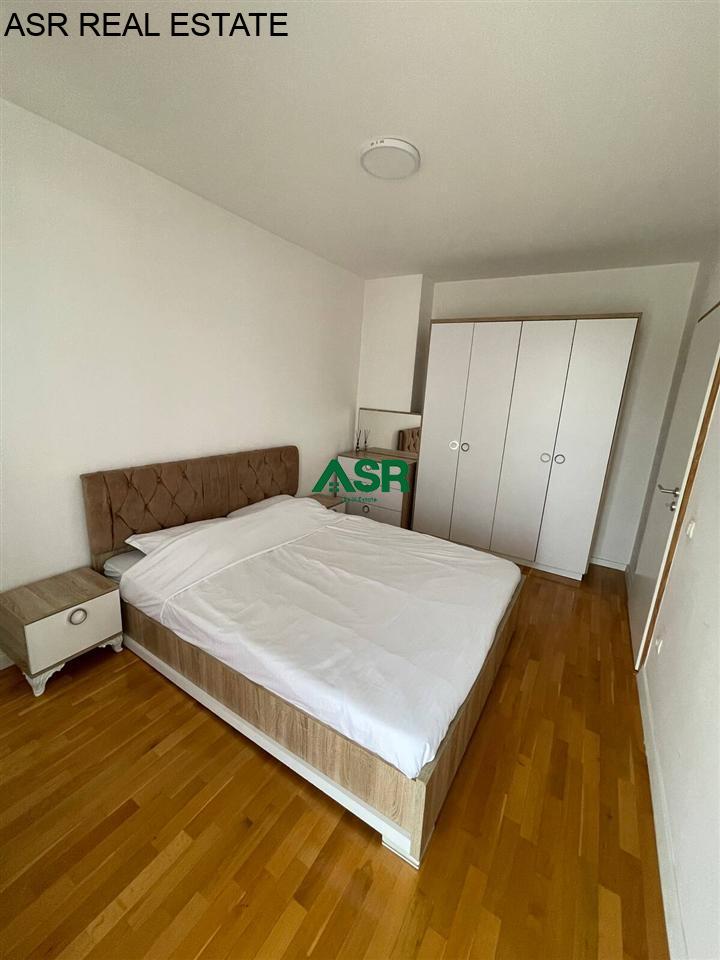 Banesë 72m2 me qira në Emshir tek Kompleksi Riera