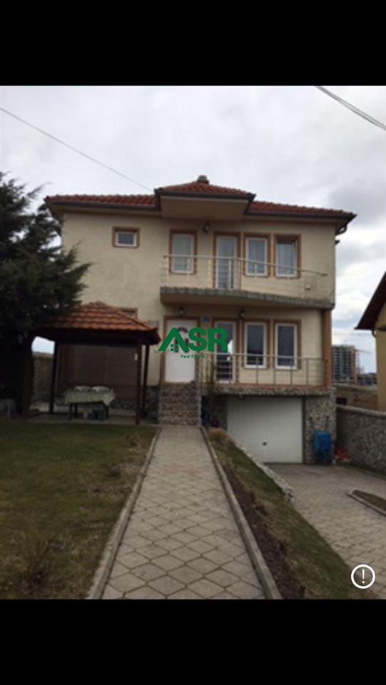 Lëshohet shtepia me qira në lagjën Mati 1