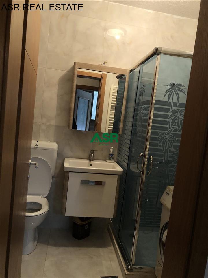 Lëshohet banesa me qira në lagjën mati 1 3