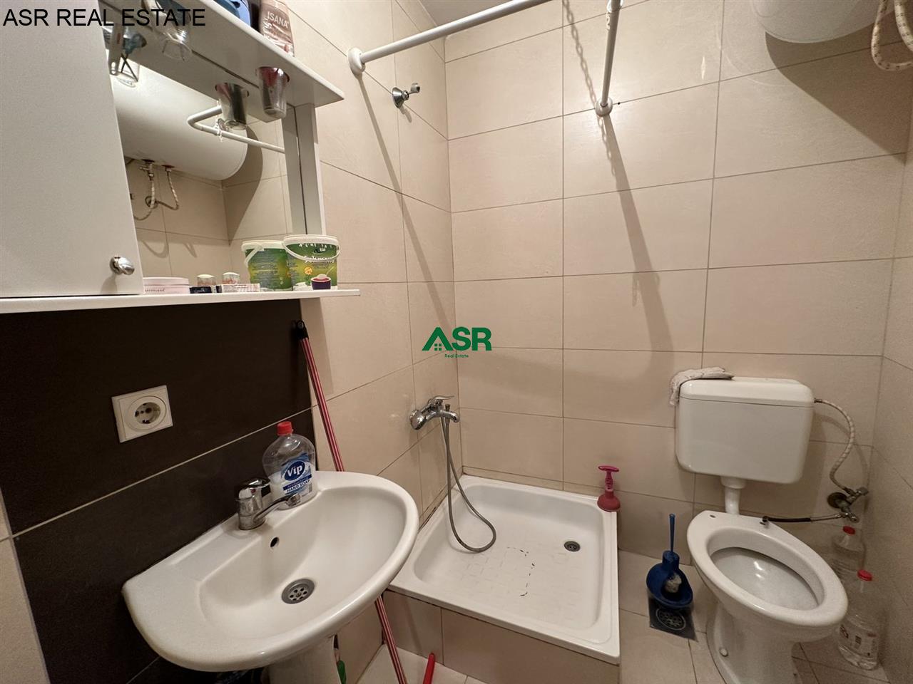 Lëshohet banesa me qira në lagjën Rr.C 4