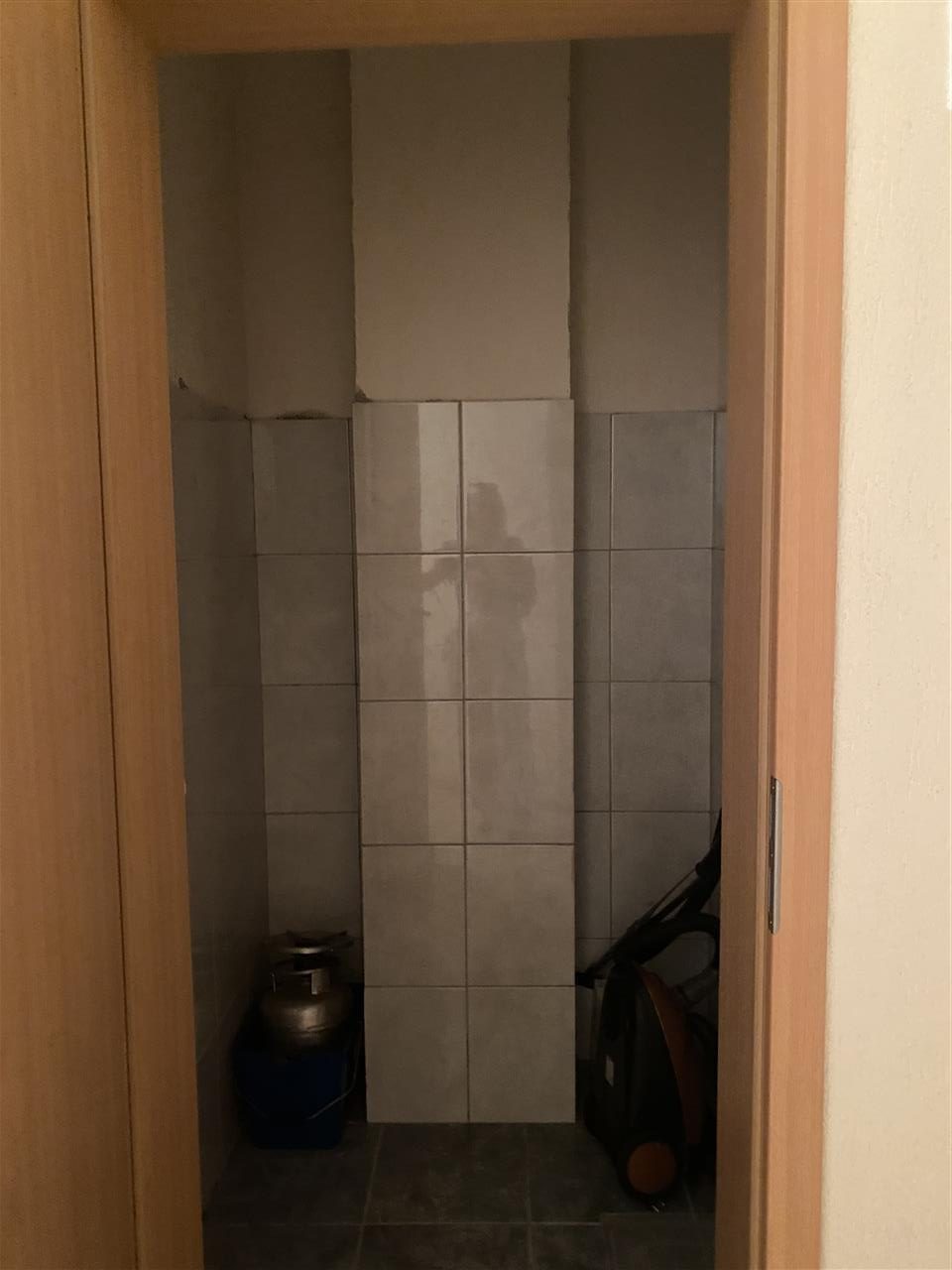 Lëshohet banesa me qera në lagjën Qendër 4