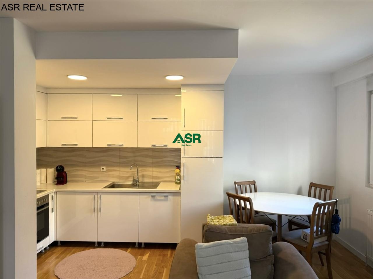 Banesë 81.5 m2 me qira në rr.B