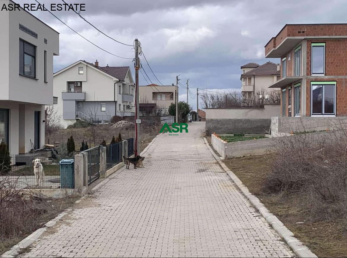 Ofrohet për SHITJE trualli në Matiçan 4