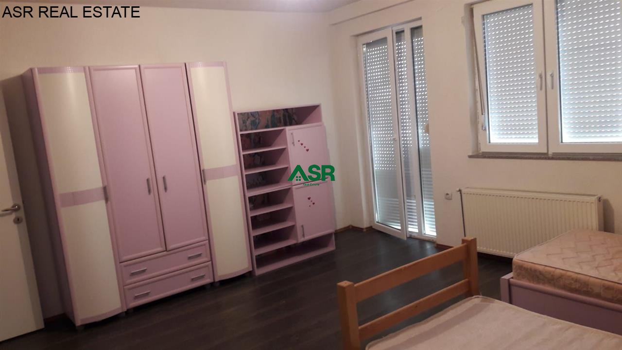 Lëshohet banesa me qera në lagjën e spitalit