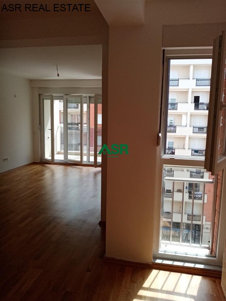 Banesë 100m2 me qira në rr.Prekazi, lagjia e spitalit 2