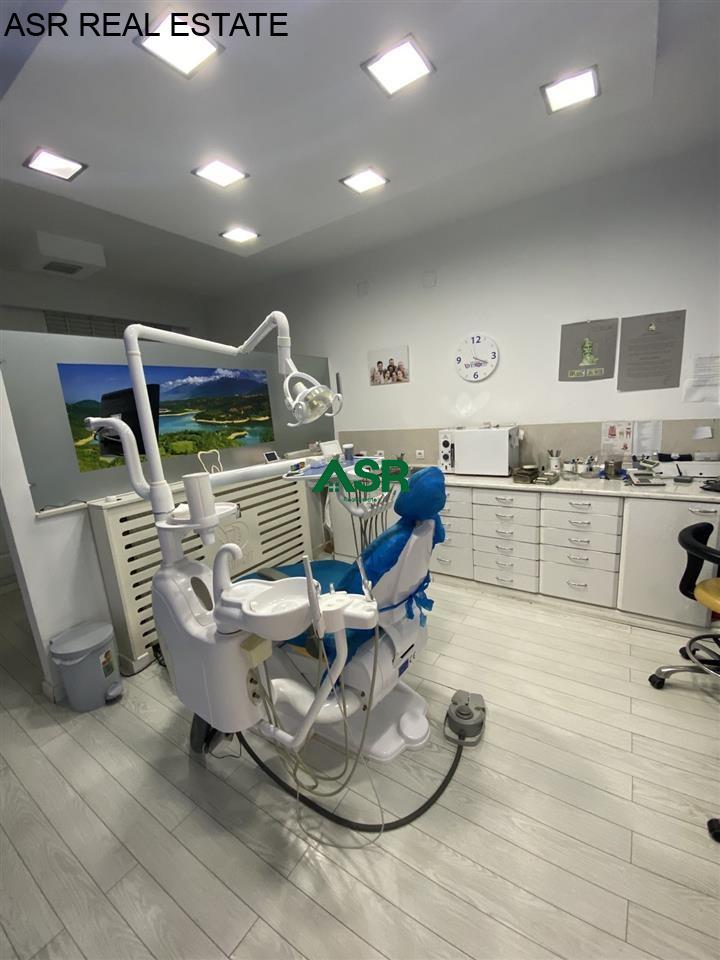 Lëshohet banesa me qira në lagjen qender, sheshi N. Terezë