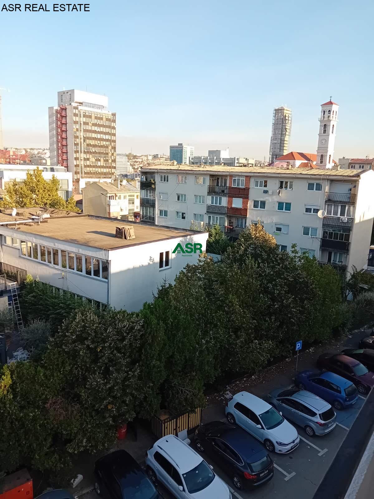 Ofrohet banesa me qira në lagjen Ulpiane,