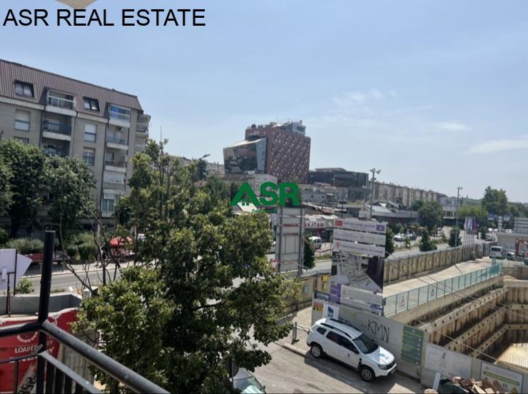 Lëshohet banesa per Zyre me qira në lagjën Ulpiana 4