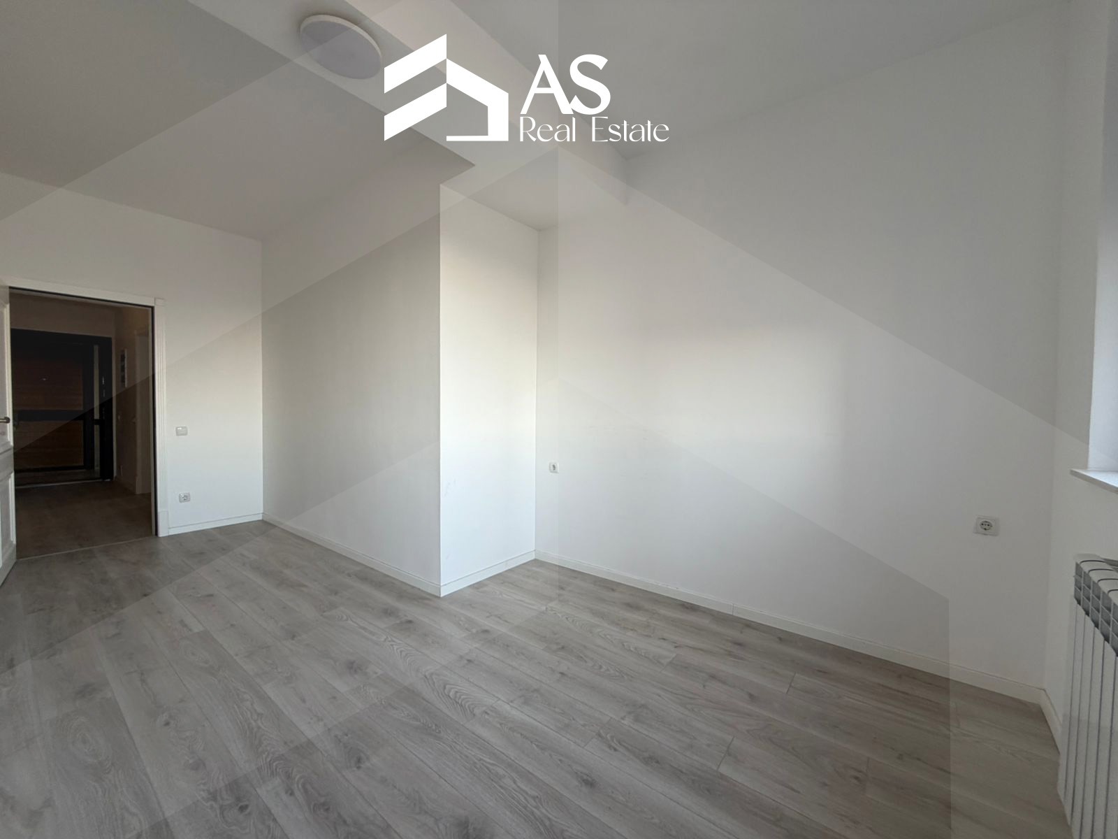 Zyre 78m² me Qira në Lakrishtë
