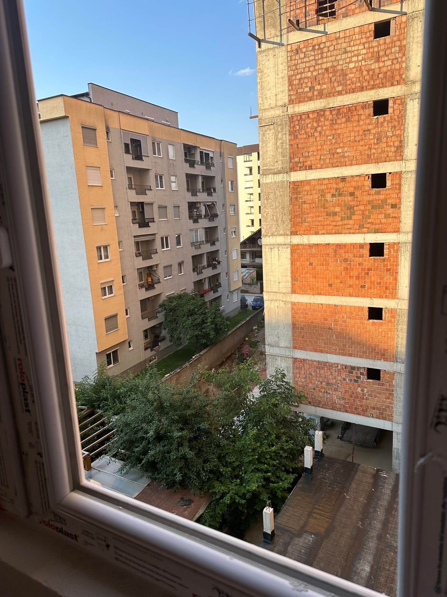 Shitet banes ne ferizaj ne rrug gjilanit te ambulanta vjeter 2