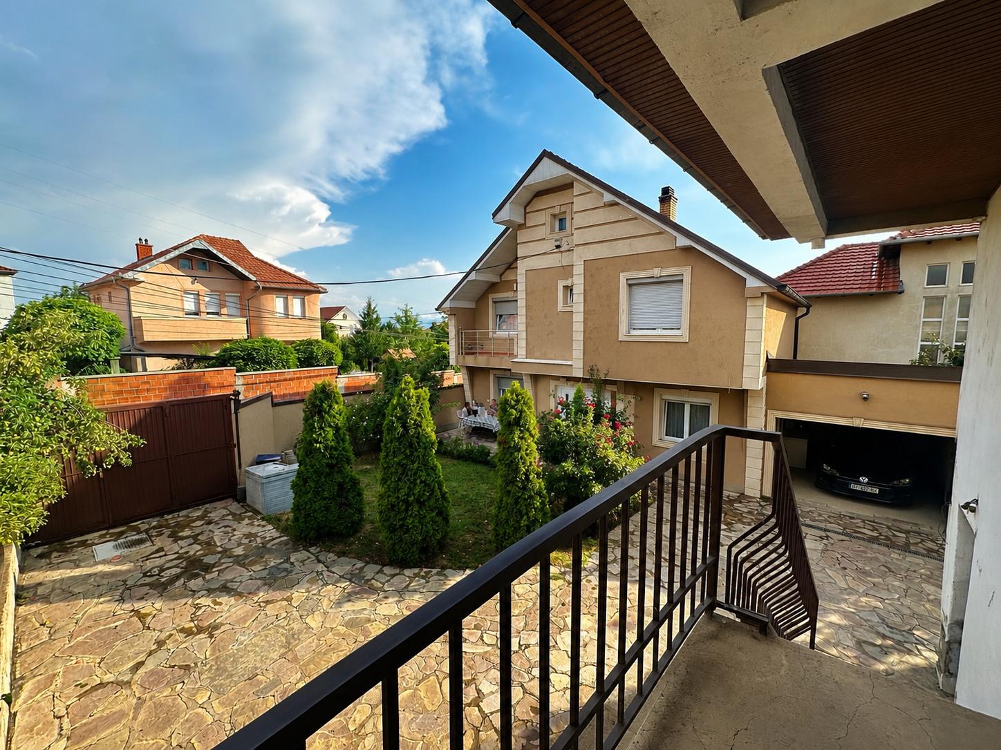🏡 Shitet Shtëpi në Qendër të Hajvalisë | Truall 6 Ari