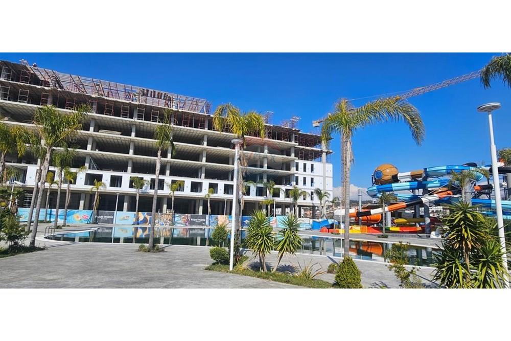 Shitet Apartament 1+1+Ballkon ne Golem 3