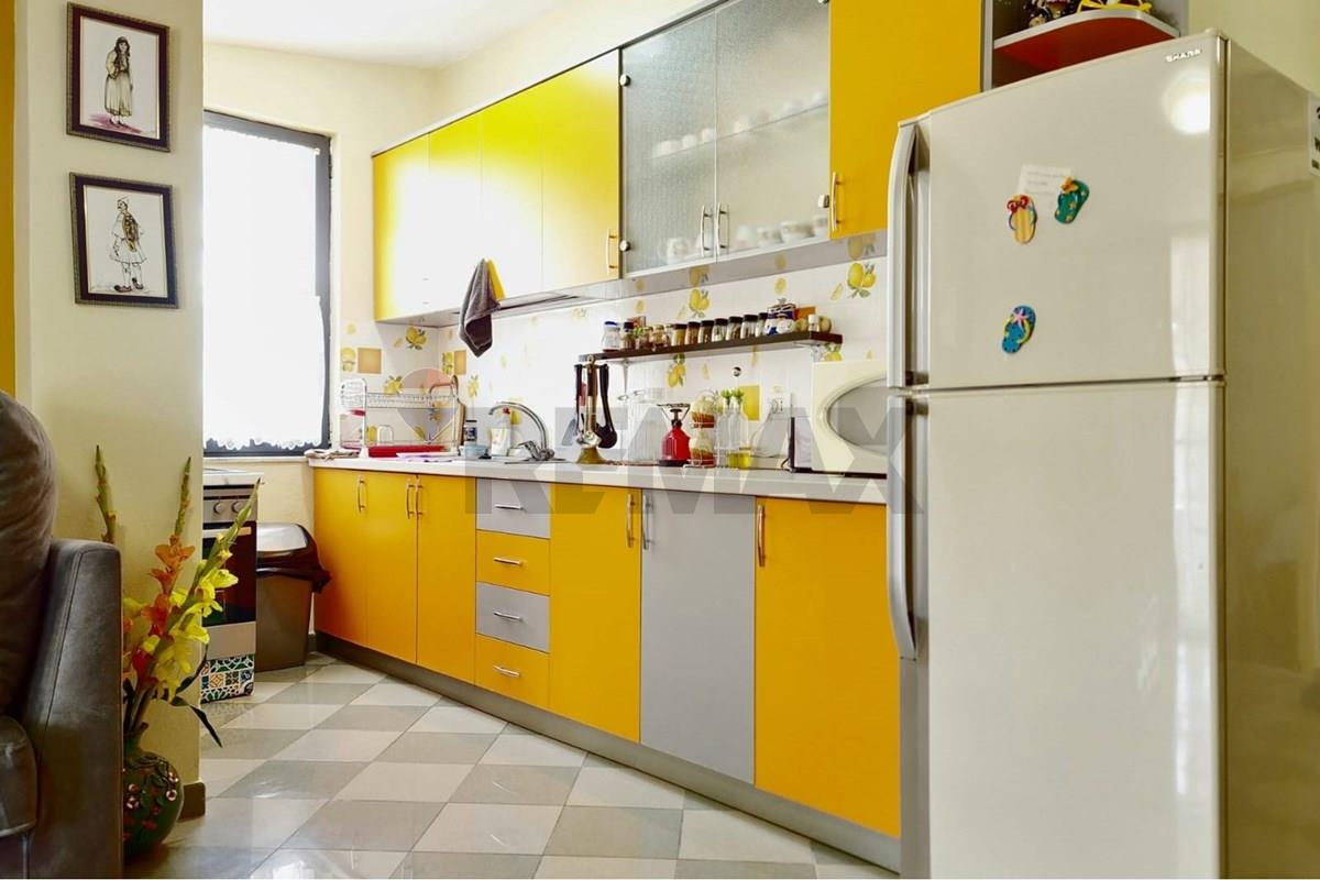 Shitet Apartament 2+1 ne Golem 4