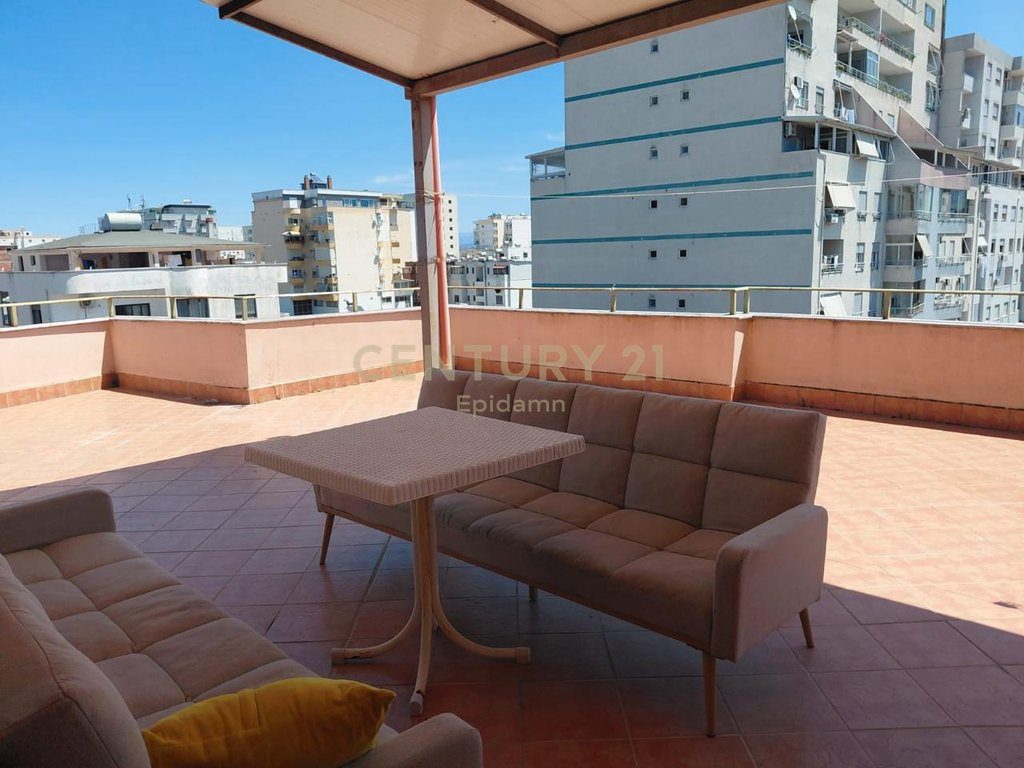 Apartament 2+1 me Verande per Qira prane Muzeumit, Durres 2