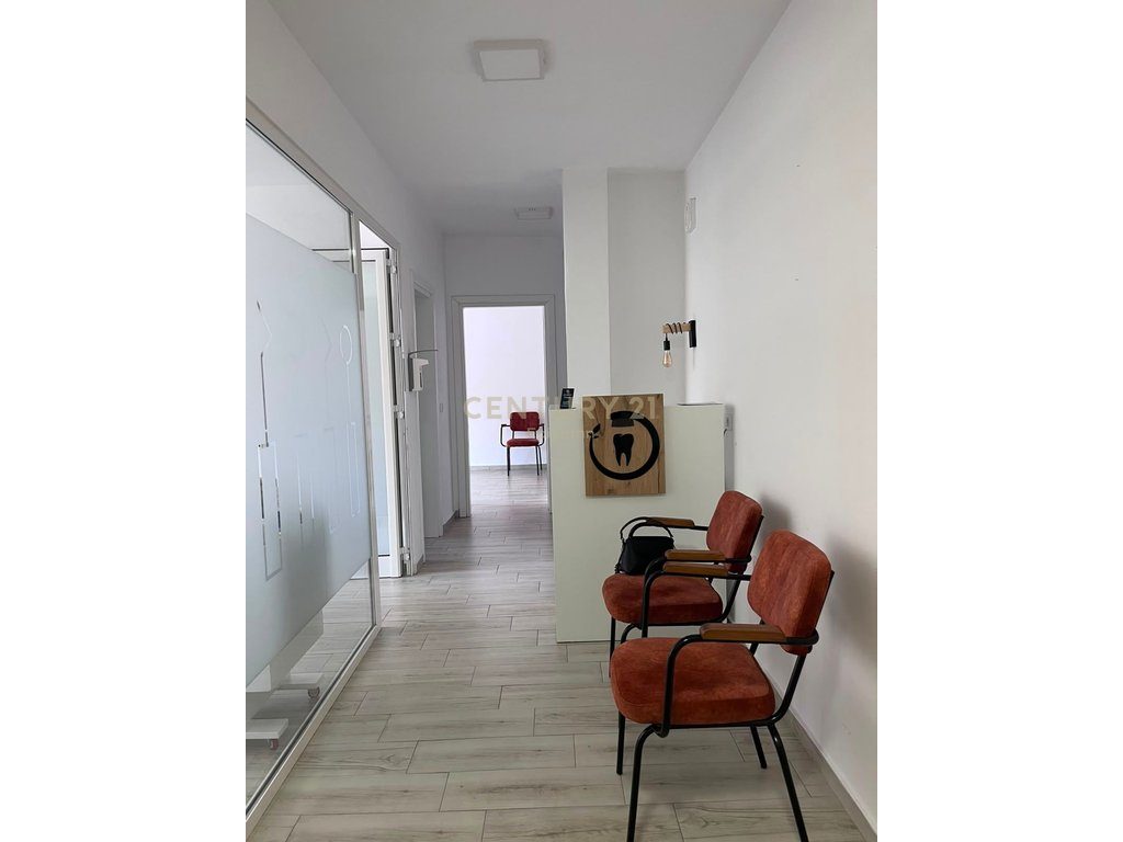 SHITET AKTIVITET DENTAR I KOMPLETUAR – GATI PËR PUNË