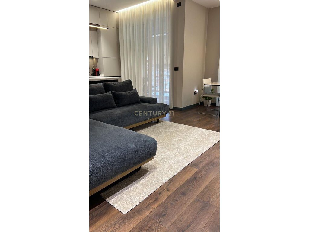 Apartament 2+1+2 + Post Parkimi – Kompleksi Marga, Bulevardi i Ri !! 4