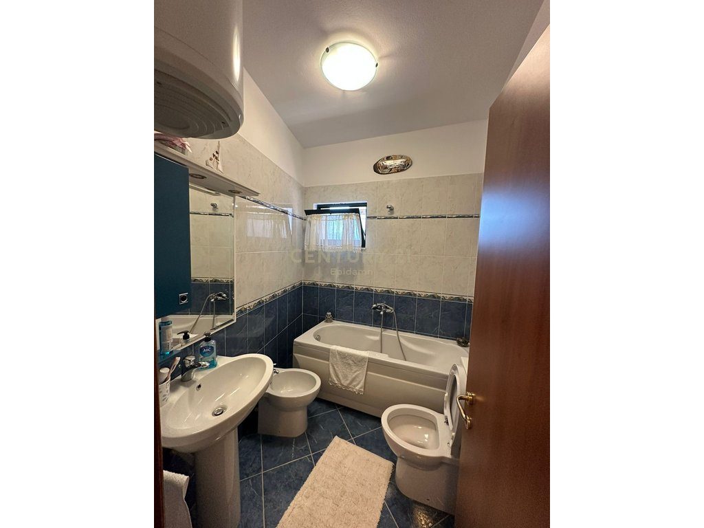 Apartament 2+1+2 Me Qira në Fresk 4