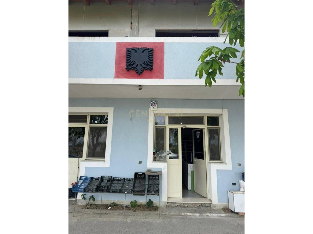 Ambient me Qera në Rrugë Kryesore – Fllakë 1