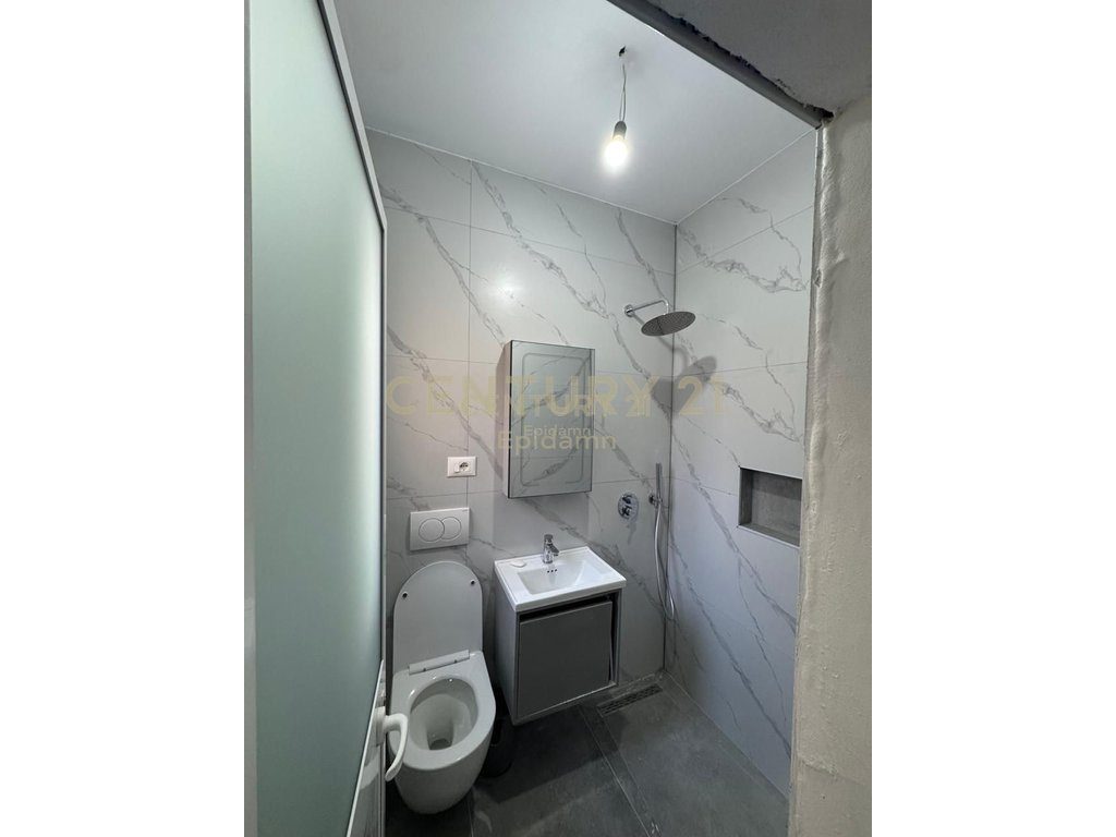 Apartament 2+1+2 Me Qira tek Gjykata Durres ! 2