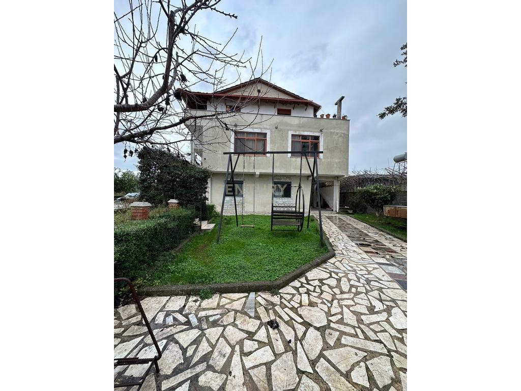 Vilë Në Shitje në Durrës, Sektori Rinia - 320,000€ | 500 m²