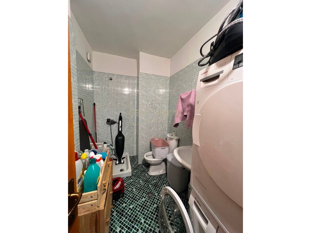 Shesim Apartament 2+1+2+3 ballkone në Lagjen Nr. 1, Durrës 3