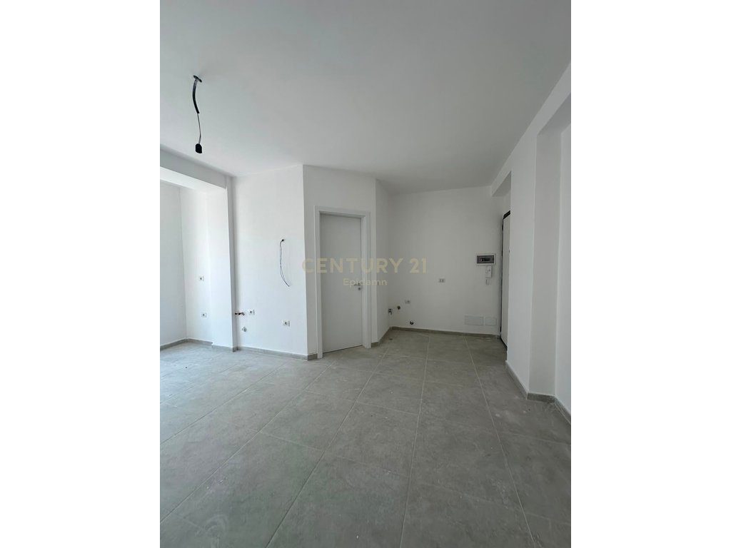 Apartament 1+1 për shitje në Malin e Robit ! 2
