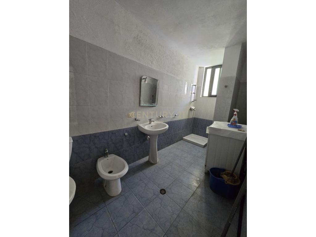 Shitet apartament 1+1 ne plazh Hekurudha 3
