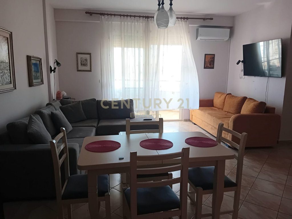 Jepet me qira apartament 2+1+2 me pamje nga deti ne Vollga 2