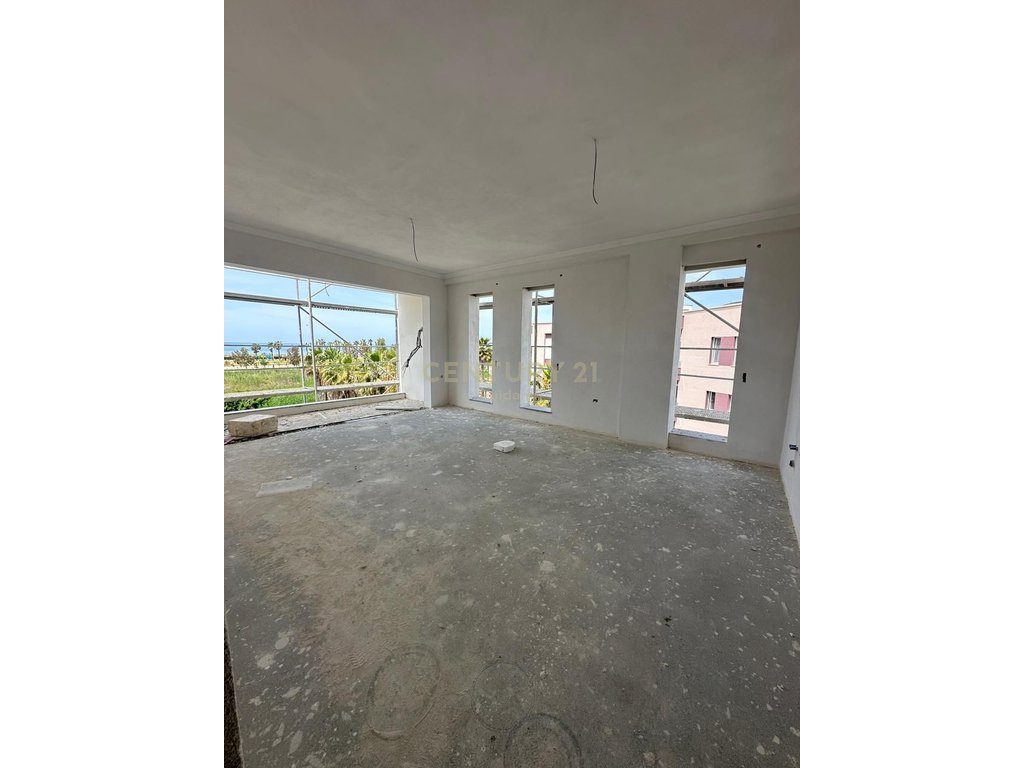Apartament 2+1+2+post parkimi me pamje deti per shitje tek Gjiri i Lalzit ! 2