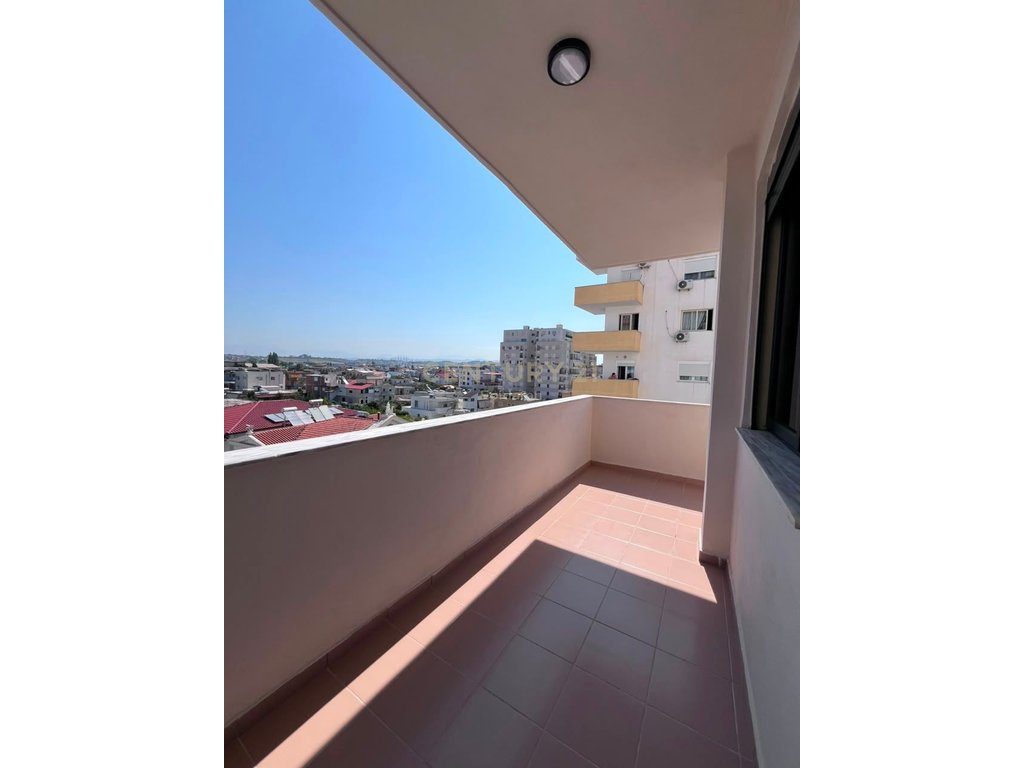 Shitet Apartament 2+1+2 në Plazh, Rrota e Kuqe 3
