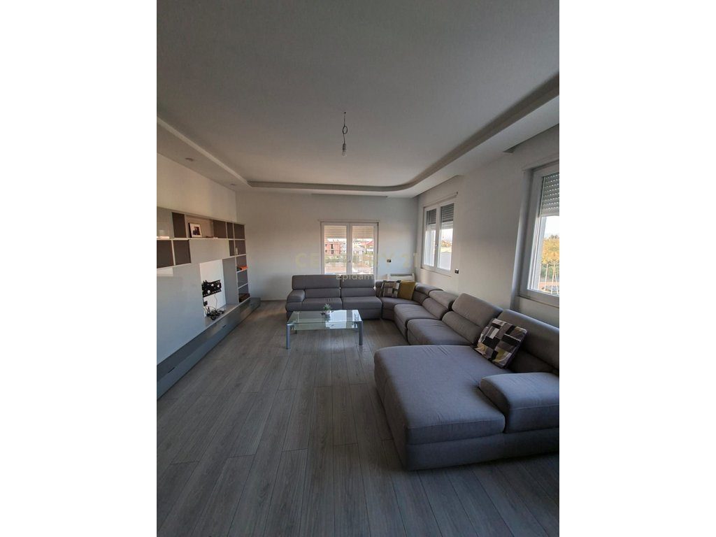 Jepet me qira apartament 4+1 pranë Urës së Dajlanit – Rruga Adria