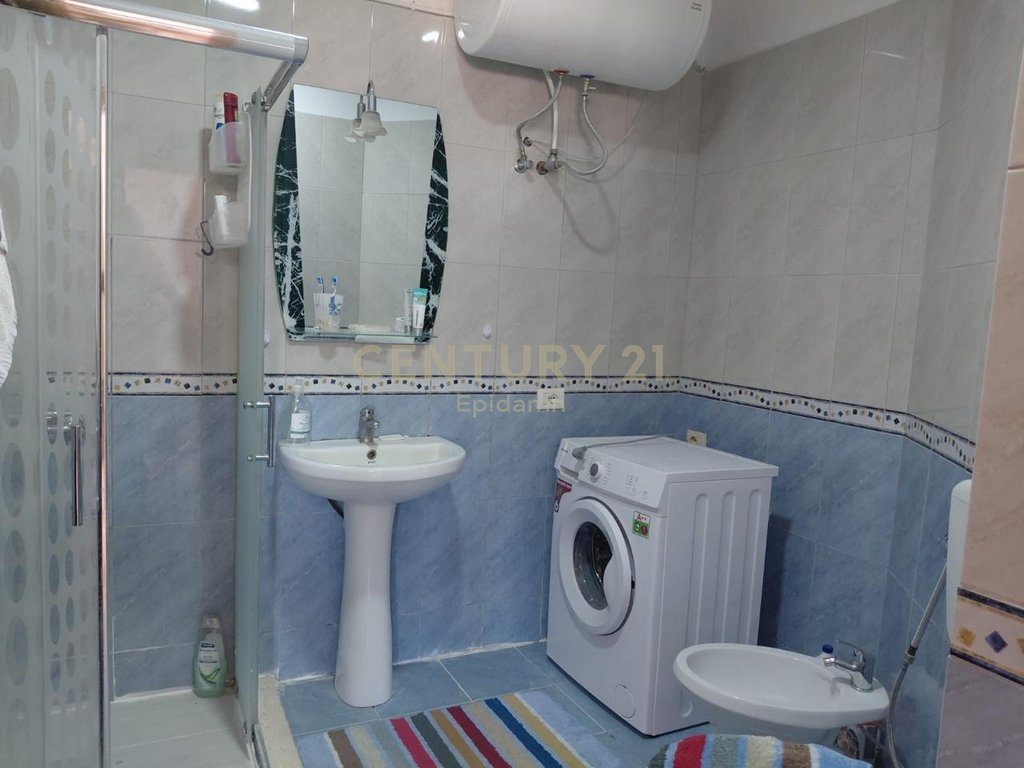 Apartament 2+1 me Verande per Qira prane Muzeumit, Durres 4