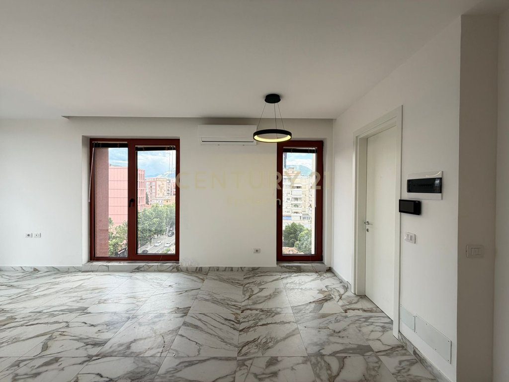 APARTAMENT 1+1 PËR QIRA TEK RRUGA E KAVAJËS 1100€/muaj 4