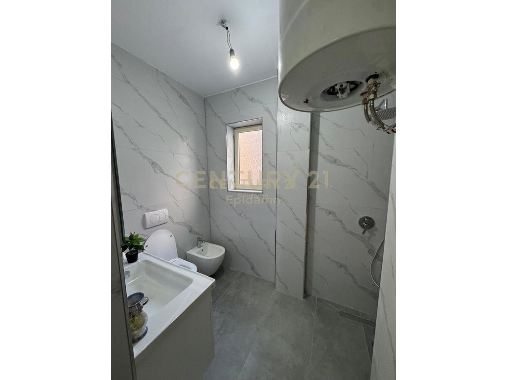 Apartament 2+1+2 Me Qira tek Gjykata Durres !