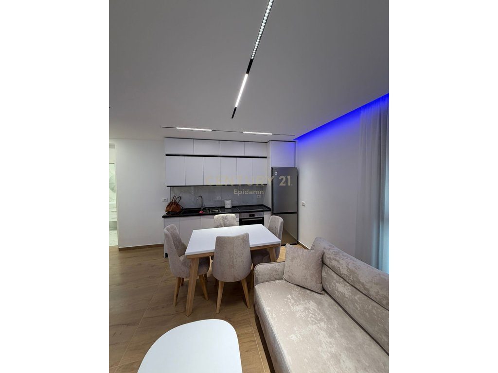 Apartament 2+1 me Qira në Vijë të Parë Bregdetare – Pamje Ballore nga Deti ! 2