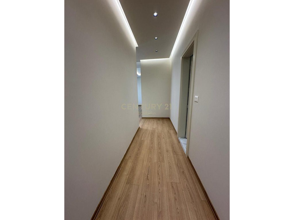 Apartament Luksoz 2+1+2 për shitje , Zogu i Zi Tirane 2