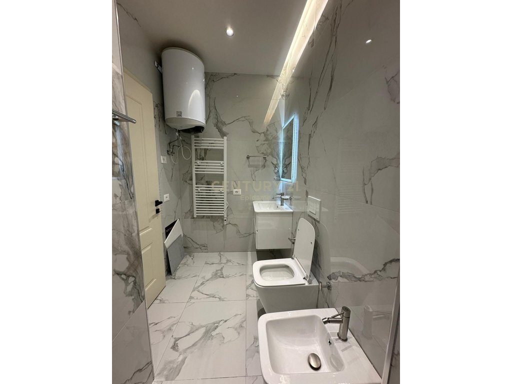Apartament Luksoz 2+1+2 për shitje , Zogu i Zi Tirane 4