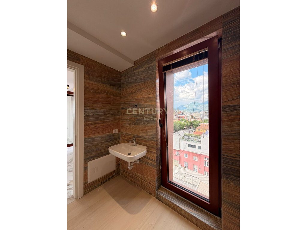 APARTAMENT 1+1 PËR QIRA TEK RRUGA E KAVAJËS 1100€/muaj 2