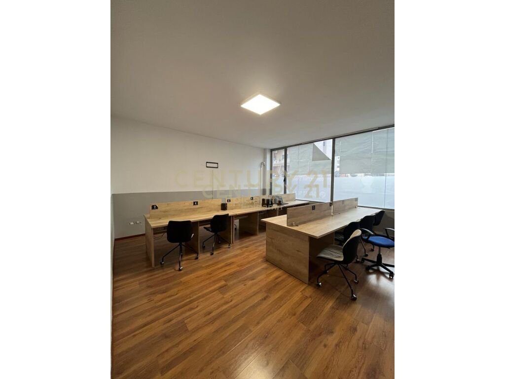 Ambient Komercial për Qira tek Kazazi, Durrës - 800€ | 160 m² 4