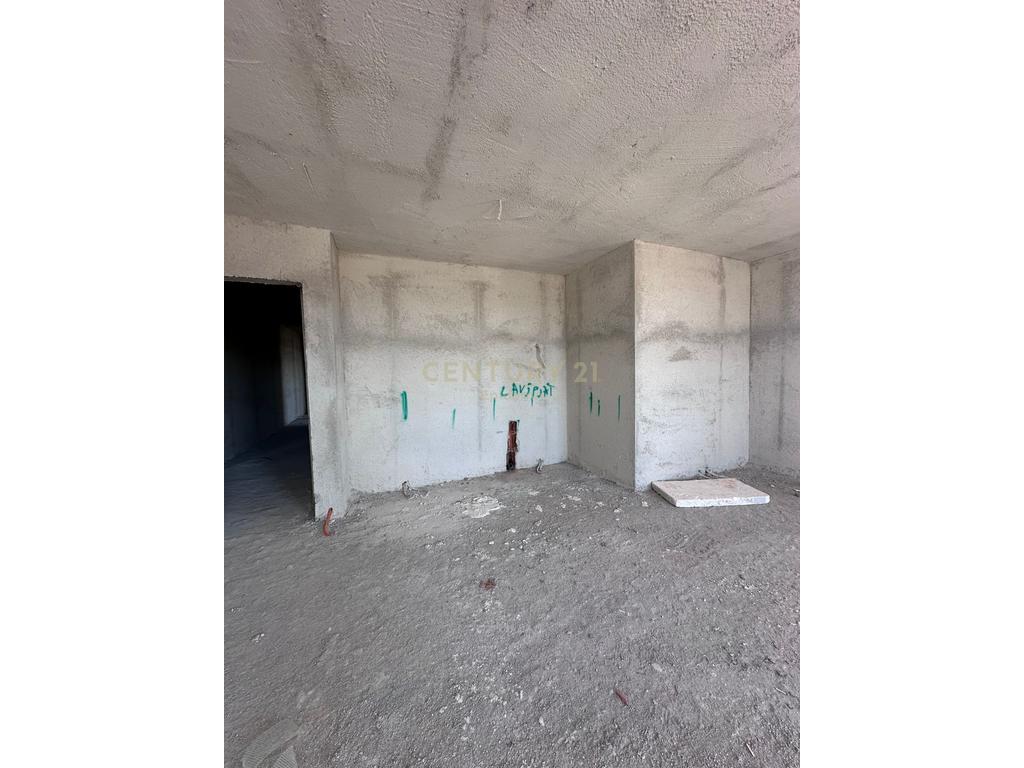 Apartament 1+1 për Shitje në Golem! 3