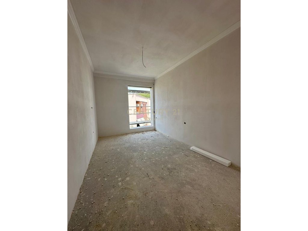 Apartament 2+1+2+post parkimi me pamje deti per shitje tek Gjiri i Lalzit ! 4