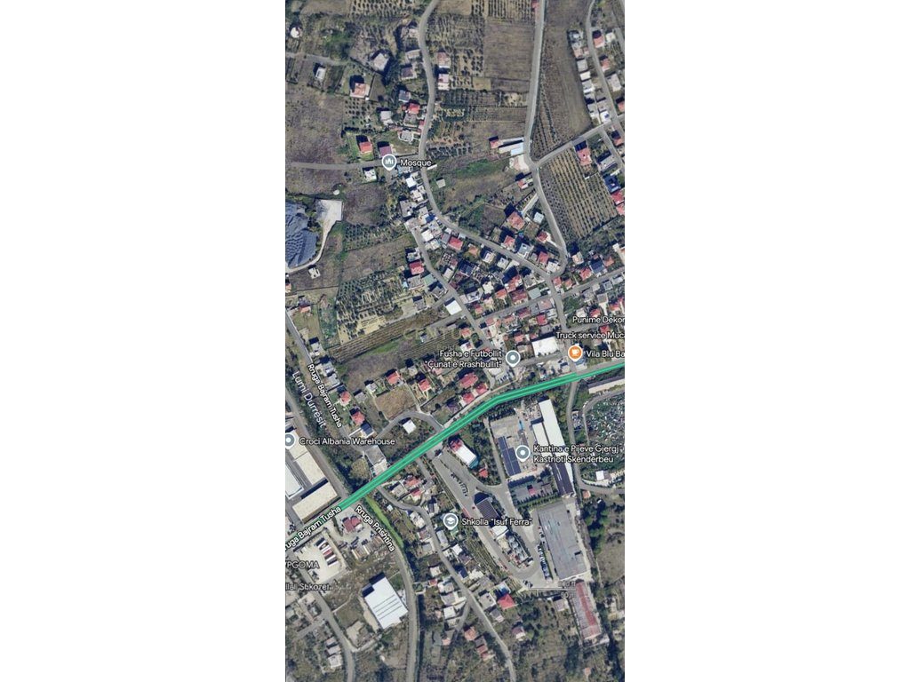 Shitet Toke Truall ne Durres !