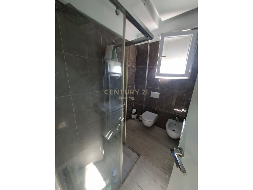 Jepet me qira apartament 4+1 pranë Urës së Dajlanit – Rruga Adria 4
