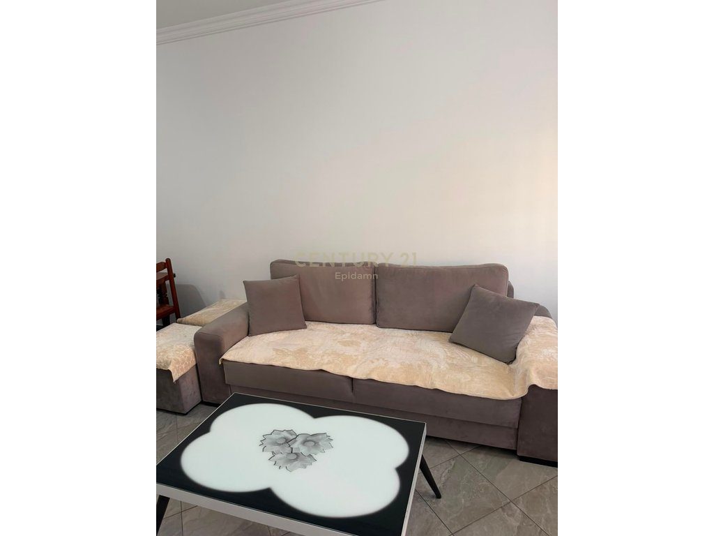 Apartament 1+1 me Qira në Vijën e Parë me Detin ne Plazh, Durres ! 2