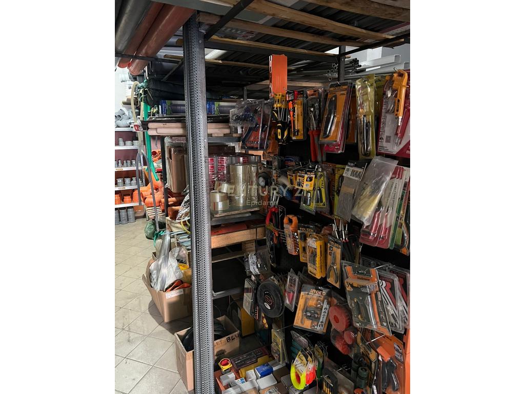 Shitet Biznes Materiale Ndërtimi – Kodra e Diellit, Tiranë
